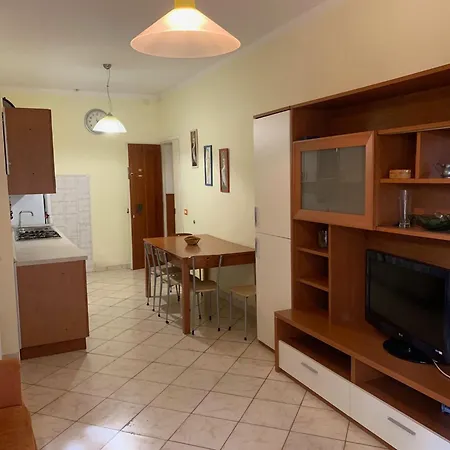 Renovated On The Ground Floor شقة روسولينا ماري